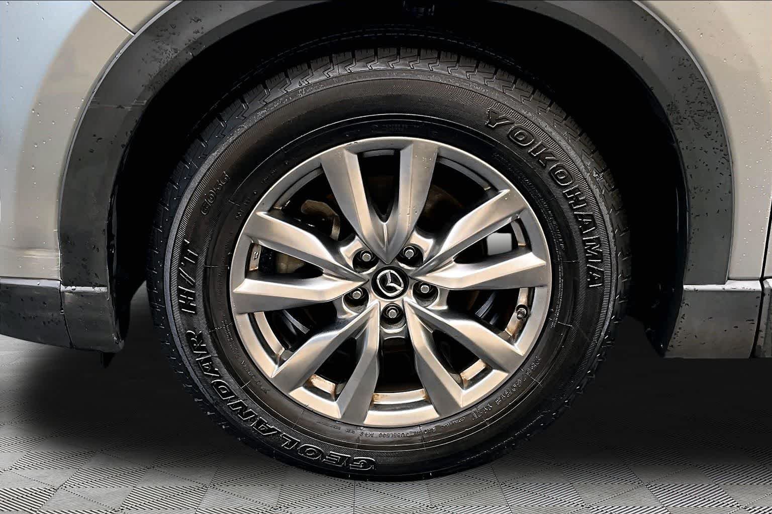 Used 2018 Sonic Silver Metallic Mazda Touring image 11