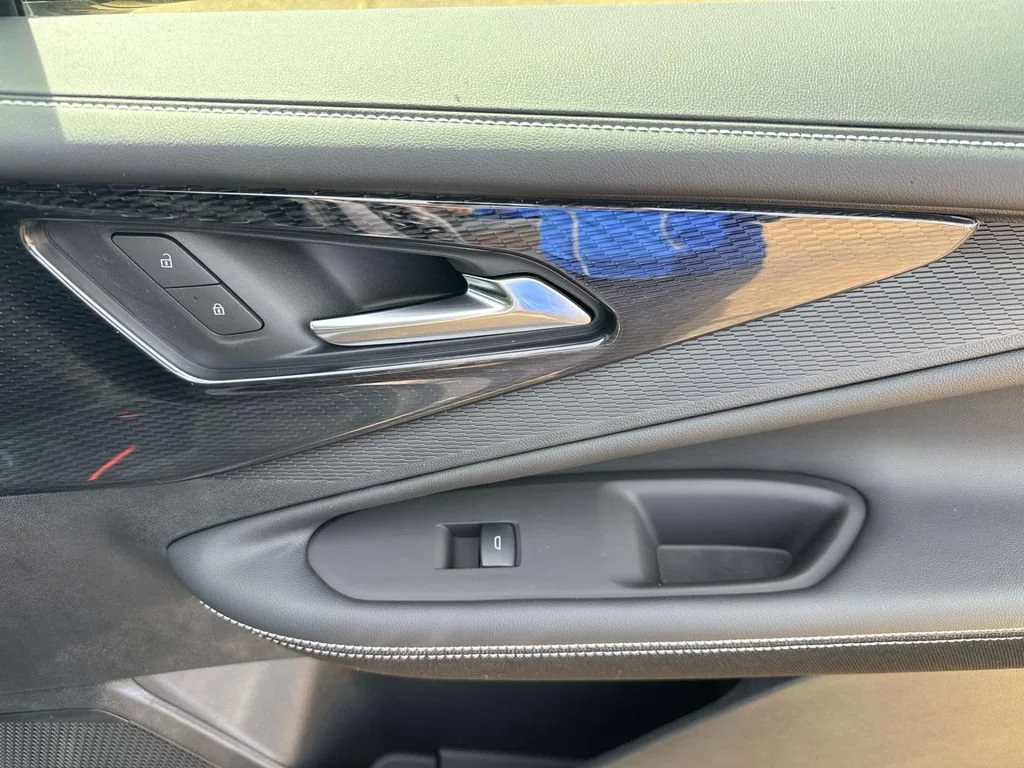 2025 Chevrolet Blazer EV LT - Photo 28