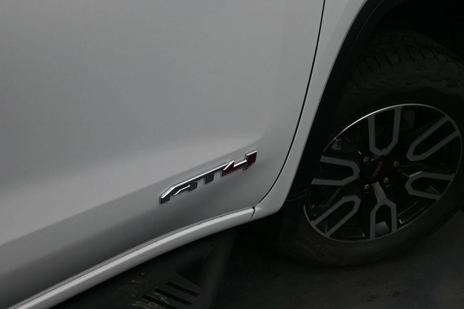 2026 GMC Sierra 1500 AT4 - Photo 7