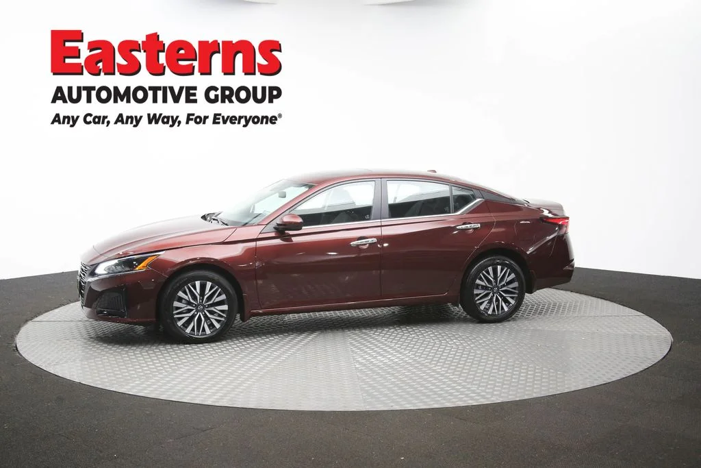 Used 2024 Red Nissan 2.5 SV image 60