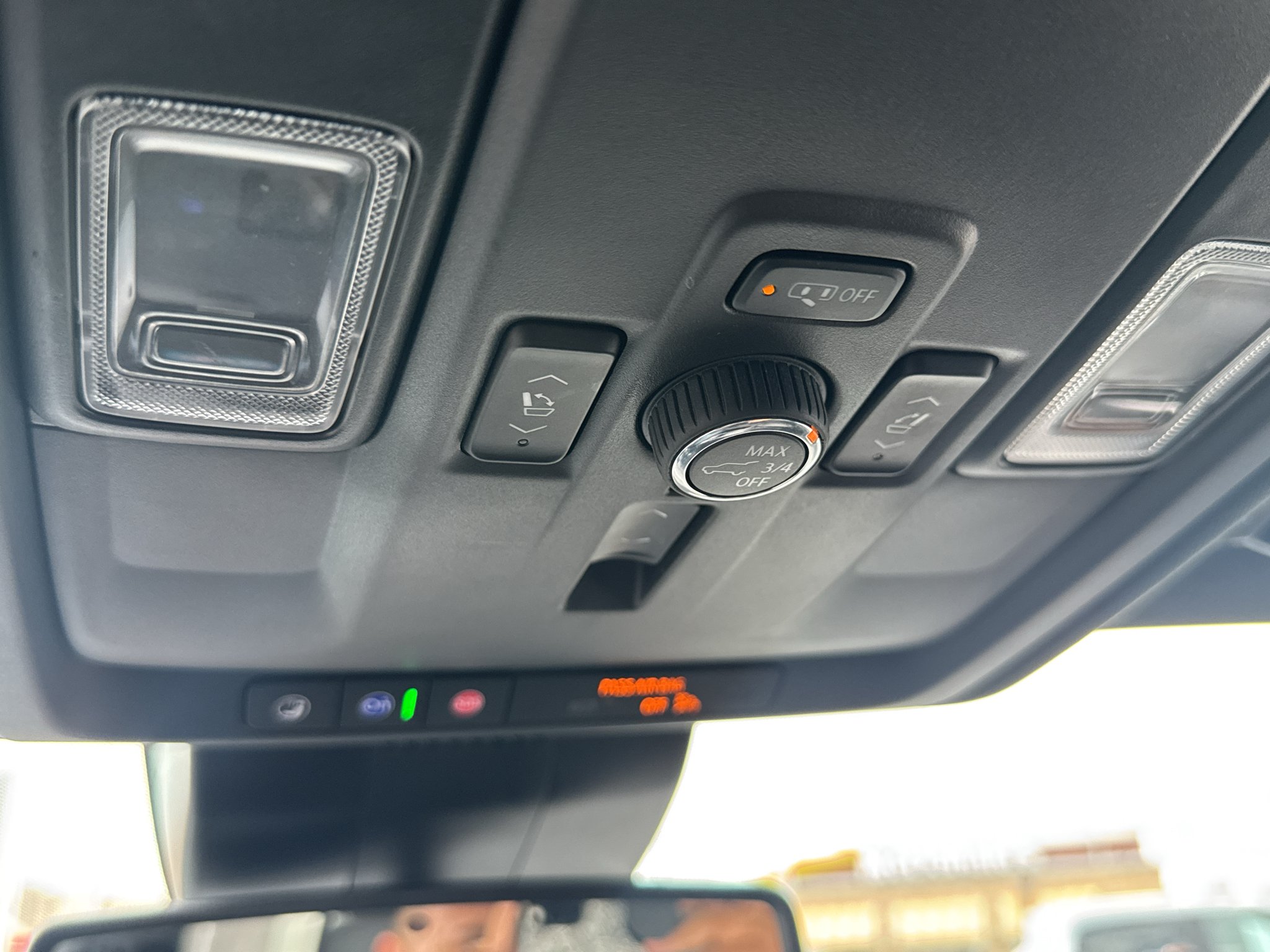 Used 2025 Onyx Black GMC Denali image 40