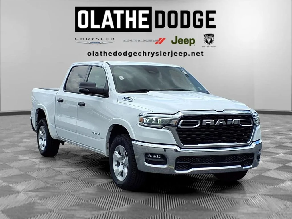 Used 2025 White Ram Big Horn/Lone Star image 29