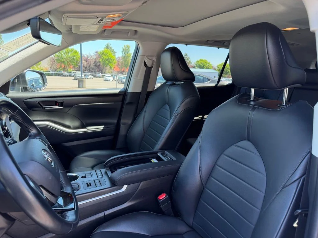 2021 Toyota Highlander XLE - Photo 13