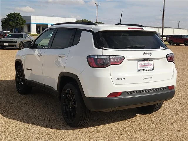 New 2026 PW7 Bright Whit Jeep LATITUDE ALTITUDE 4X4 image 3