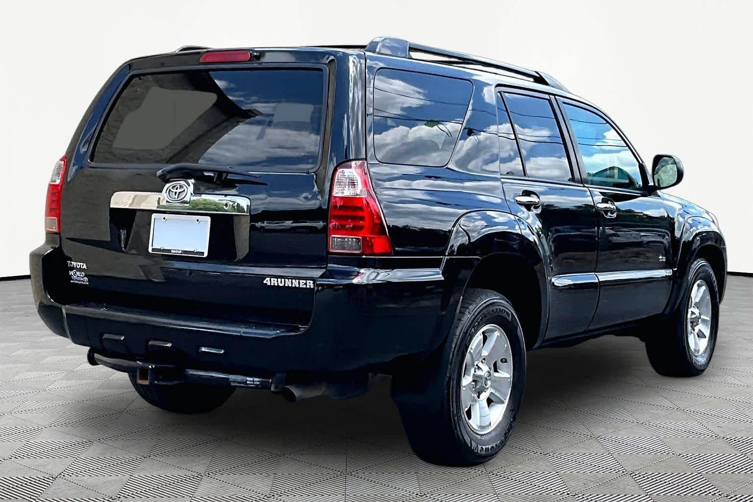Used 2008 Black Toyota SR5 image 12