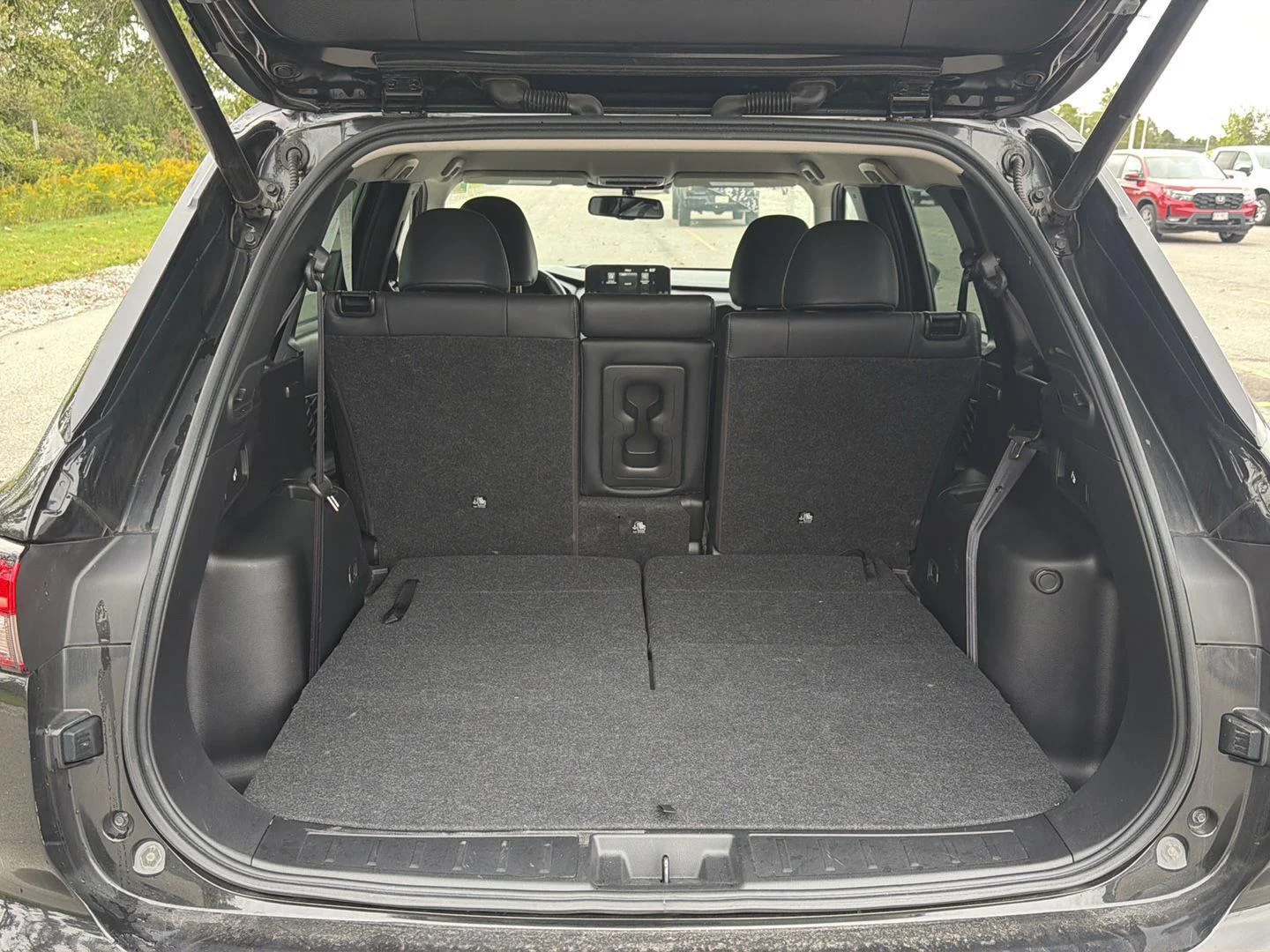 Used 2022 Black Diamond Mitsubishi SEL image 22