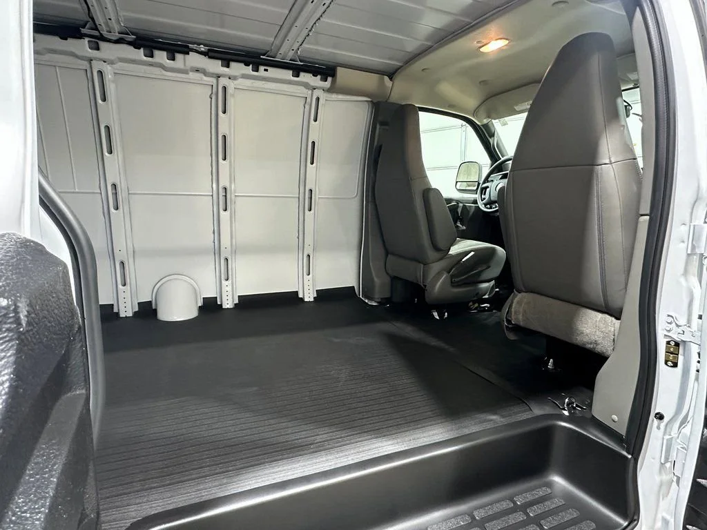 2025 Chevrolet Express Cargo Work Van - Photo 26
