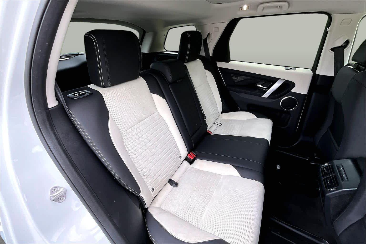 Used 2024 Fuji White Land Rover Core S image 20