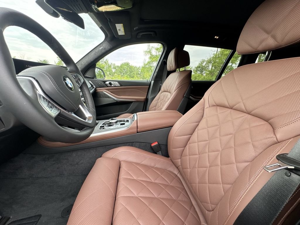 New 2027 Mineral White Metallic BMW xDrive40i image 13