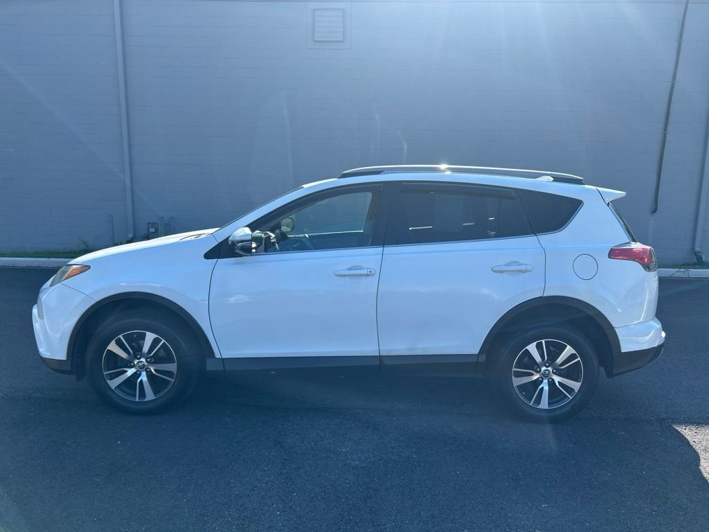 Used 2017 White Toyota XLE image 8