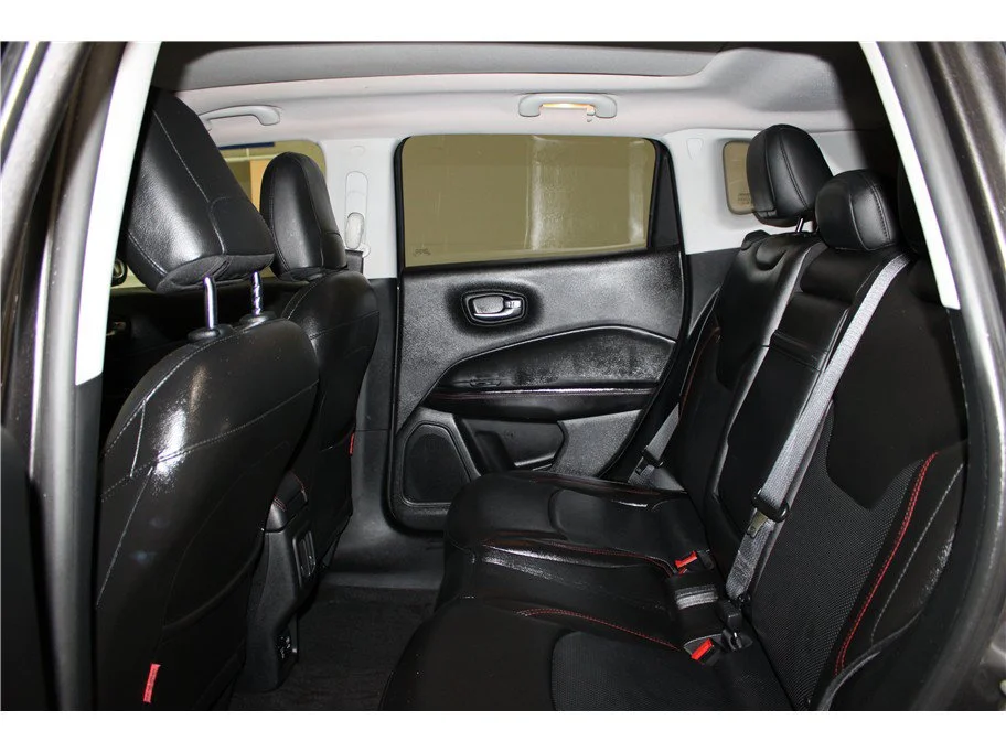 Used 2018 Granite Crystal Metallic Clearcoat Jeep Trailhawk image 12