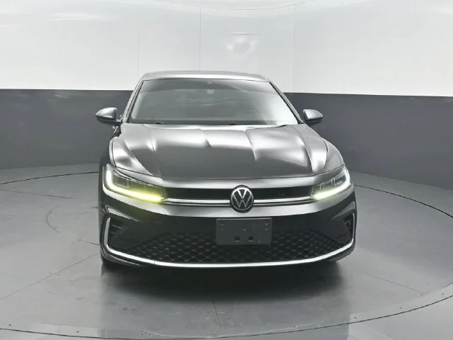 Used 2025 Black Volkswagen 1.5T S image 27