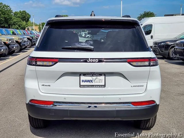 New 2026 Bright White Clearcoat Jeep Laredo image 5