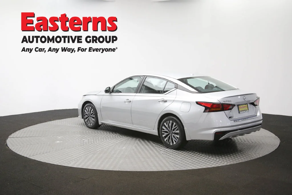 Used 2023 Silver Nissan 2.5 SV image 64