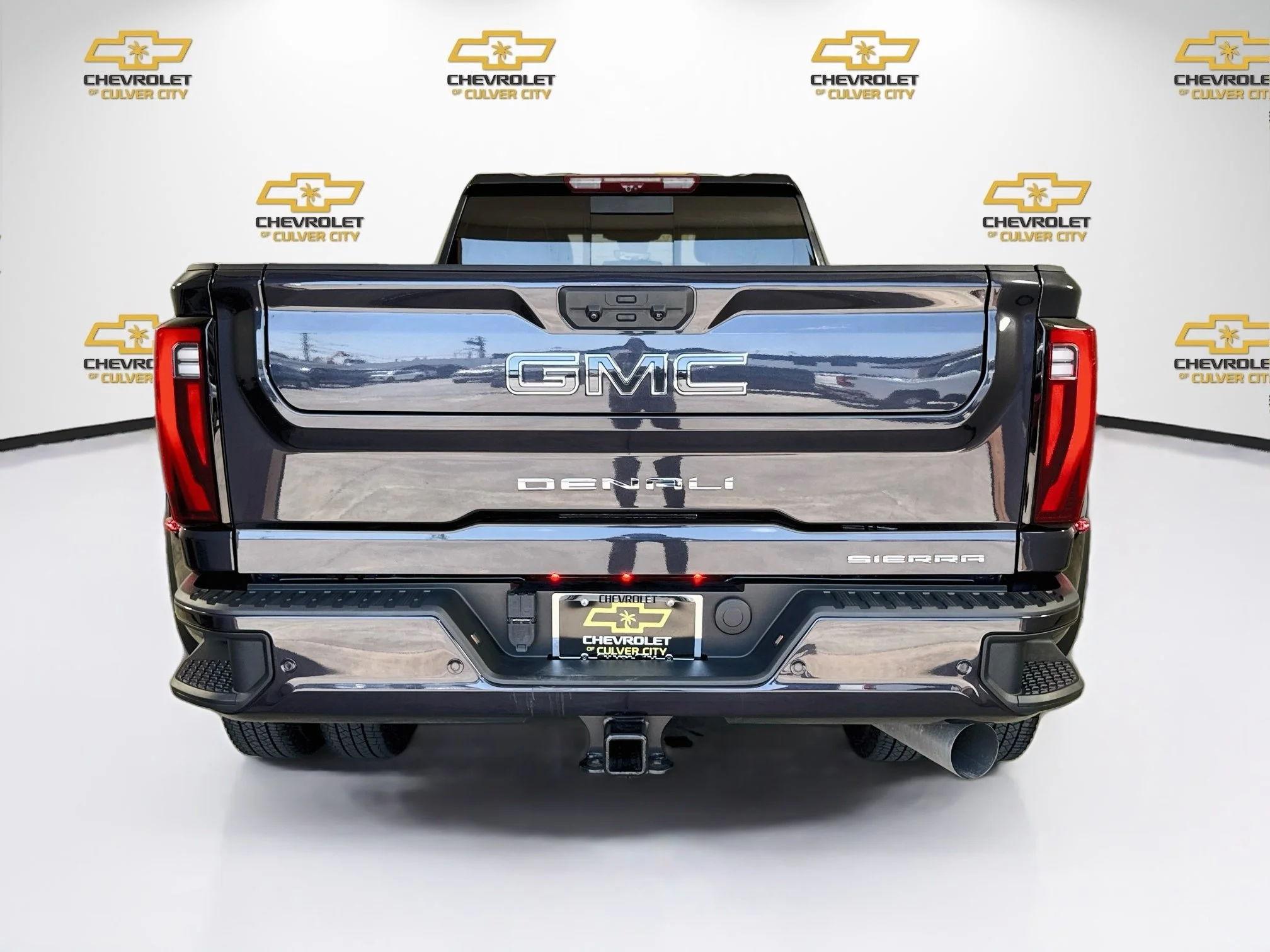 Used 2025 Titanium Rush Metallic GMC Denali Ultimate DRW image 7