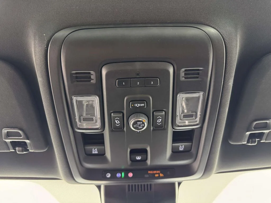 Used 2024 White Chevrolet LT image 24