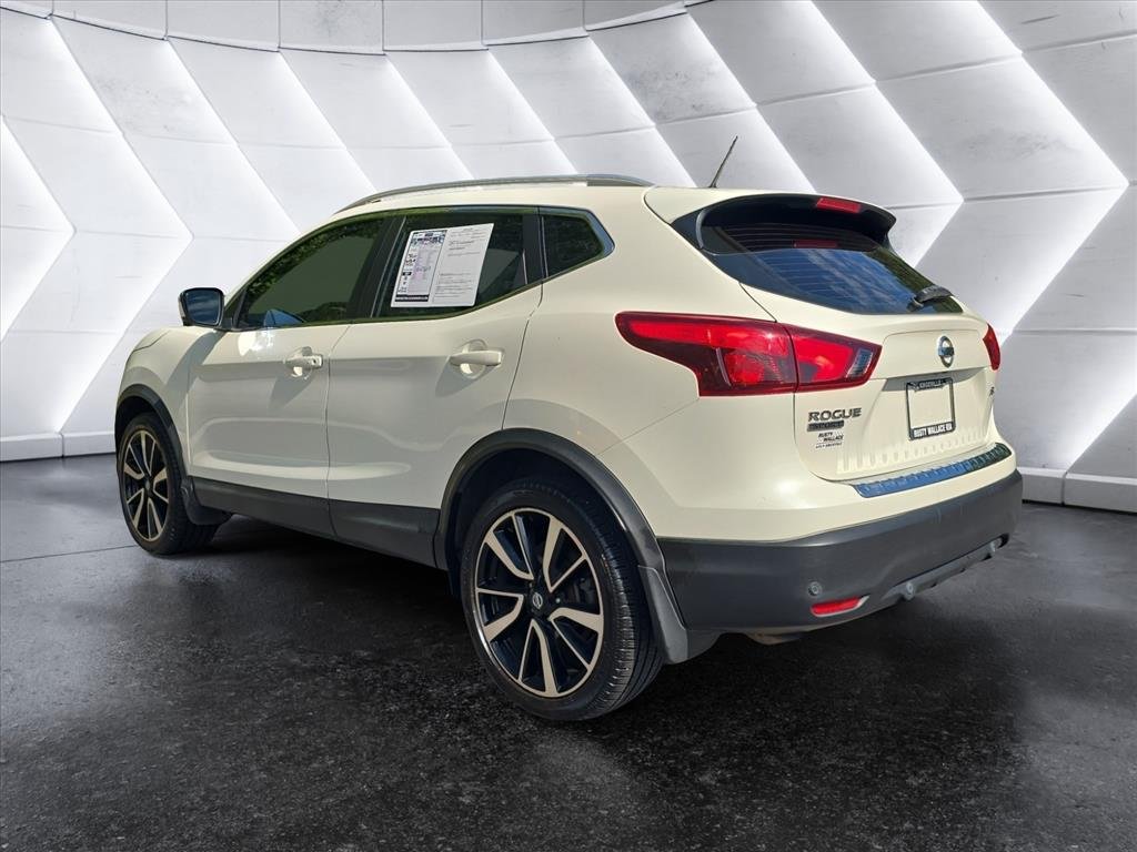 Used 2019 White Nissan SL image 3