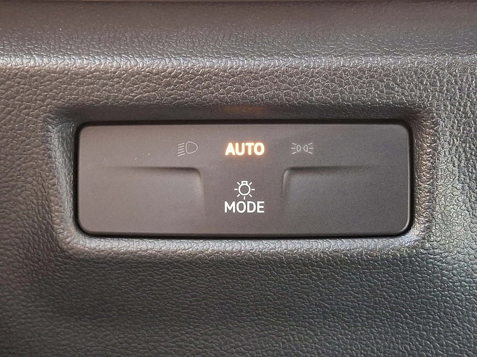 Used 2025 Pyrite Silver Metallic   K2k2 Volkswagen S image 25