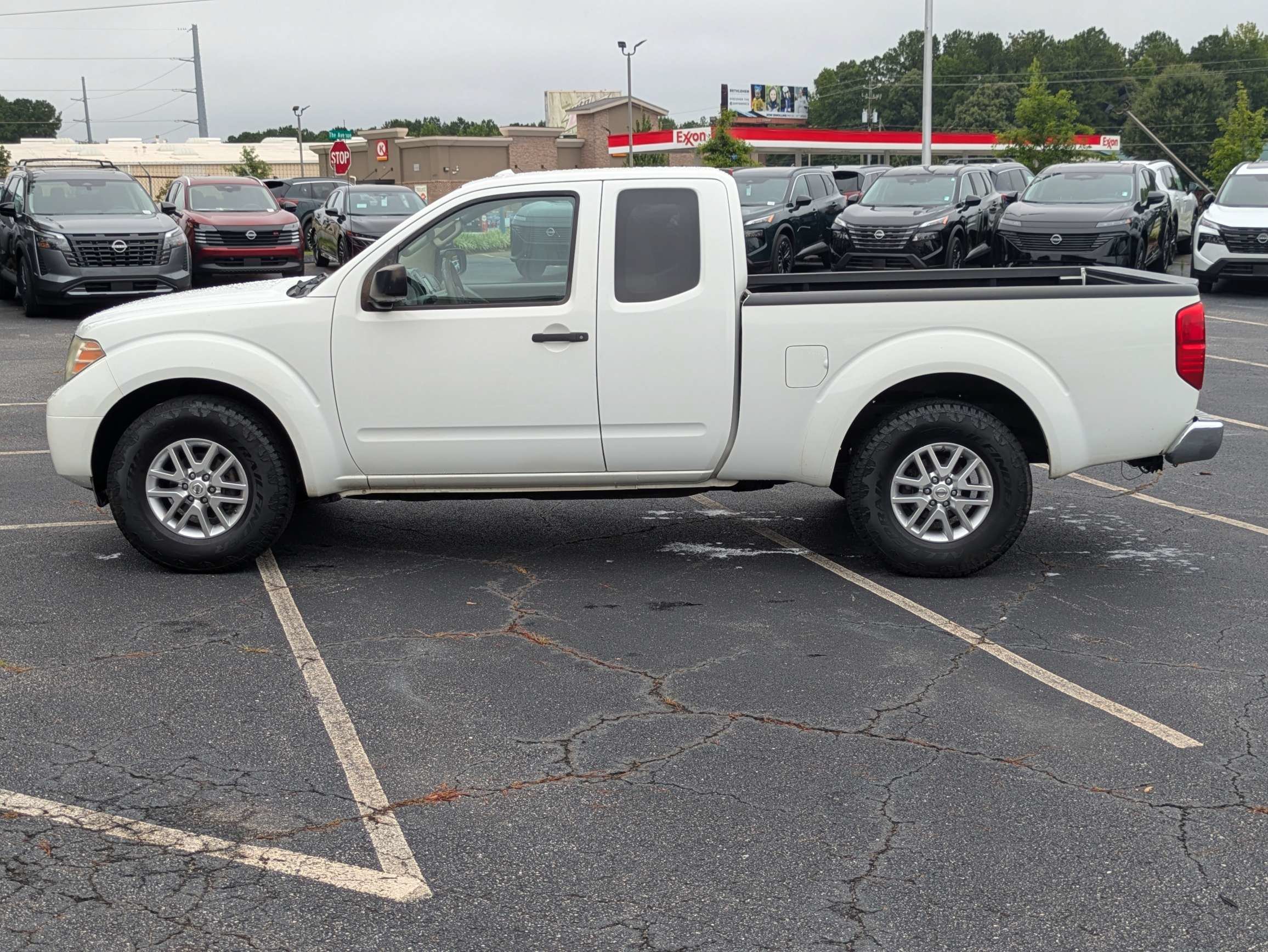 Used 2015 White Nissan SV image 6