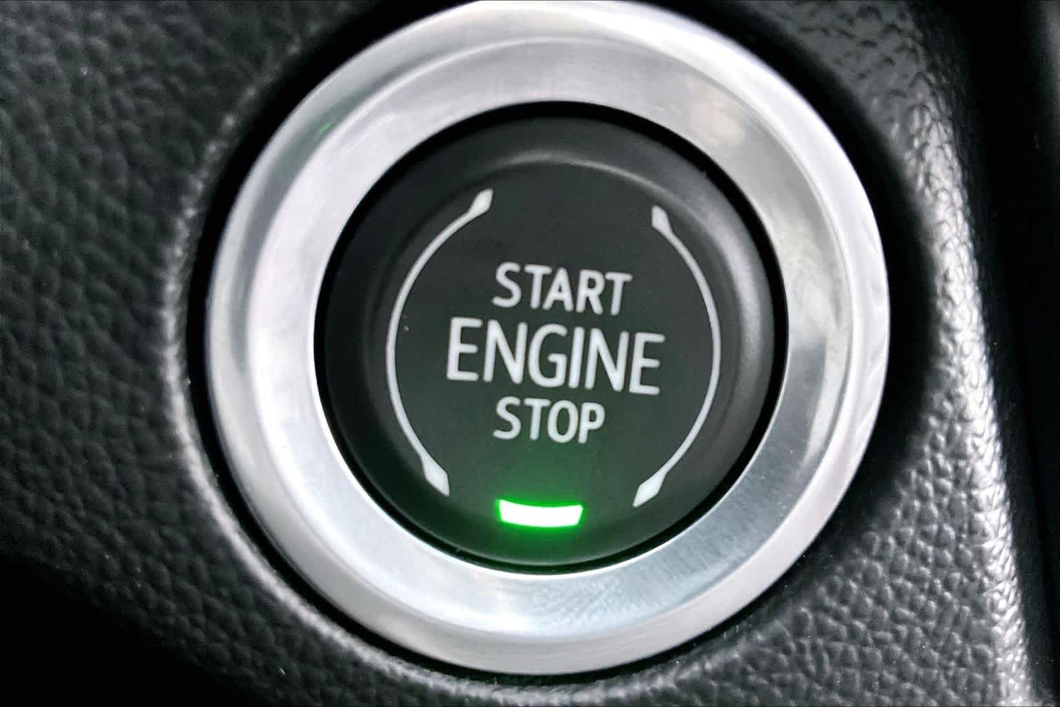 Used 2022 Infrared Tintcoat Cadillac  image 34