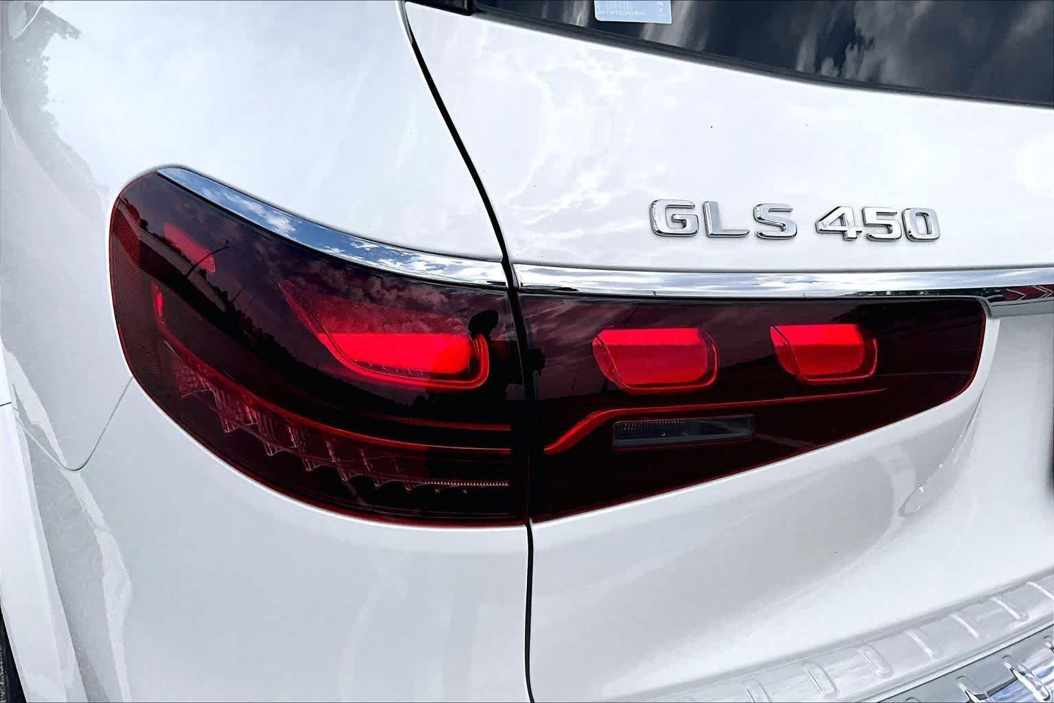 Used 2025 Polar White Mercedes-Benz GLS 450 image 29