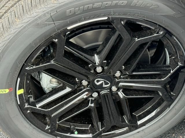 New 2027 2T RAD WHT INFINITI Sport AWD image 7