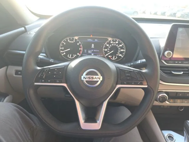 Used 2020 Black Nissan 2.5 S image 13