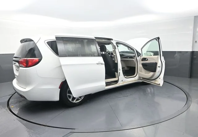 Used 2018 White Chrysler Touring Plus image 43