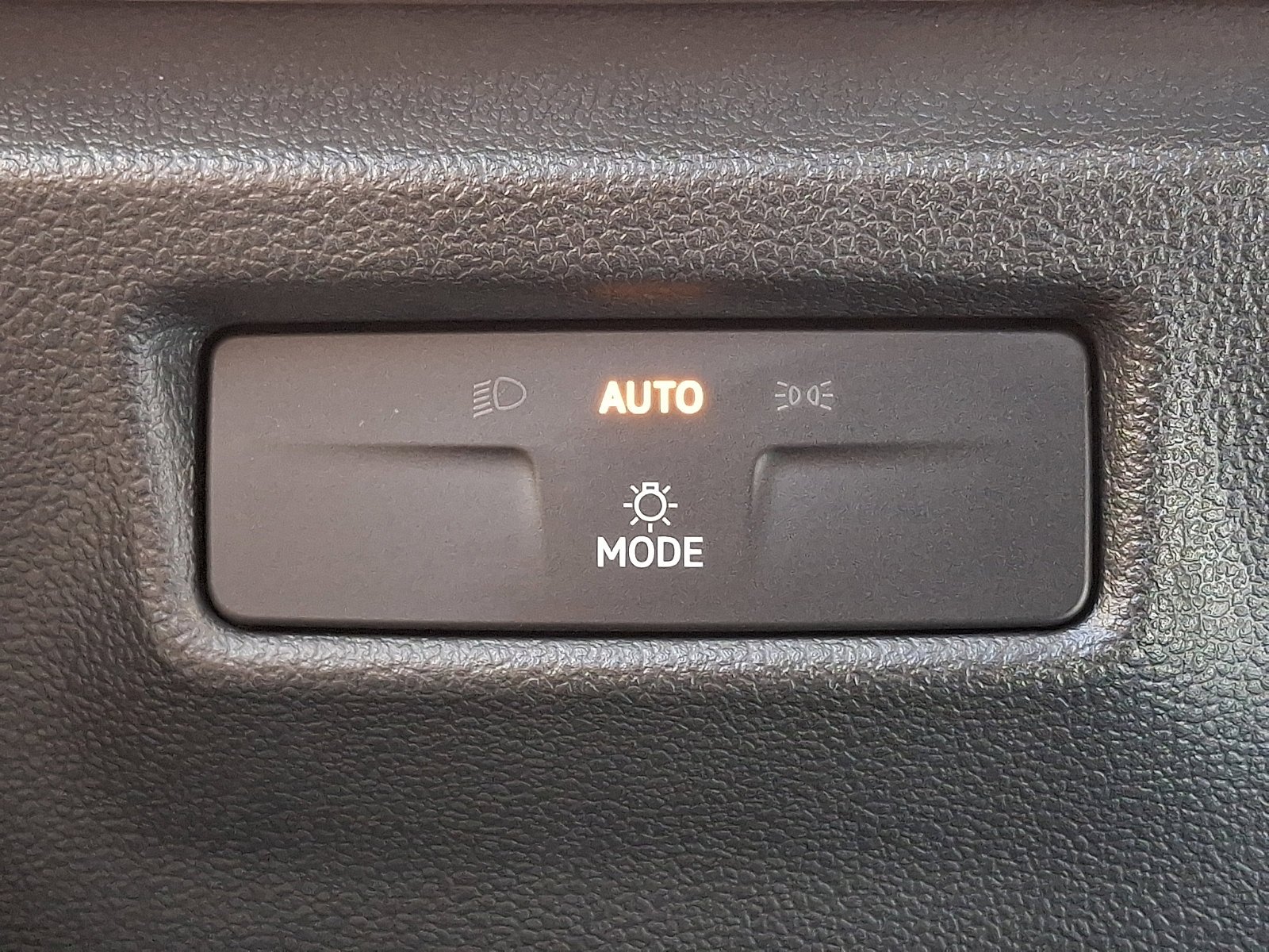 Used 2025 Pyrite Silver Metallic   K2k2 Volkswagen S image 25
