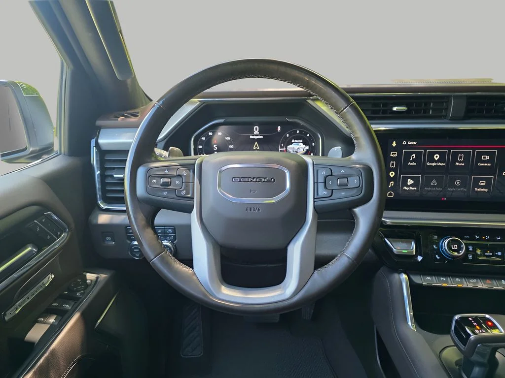 Used 2025 White Frost Tricoat GMC Denali image 23