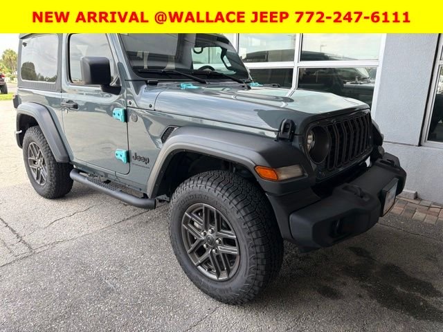 Used 2025 Gray Jeep Sport S image 1