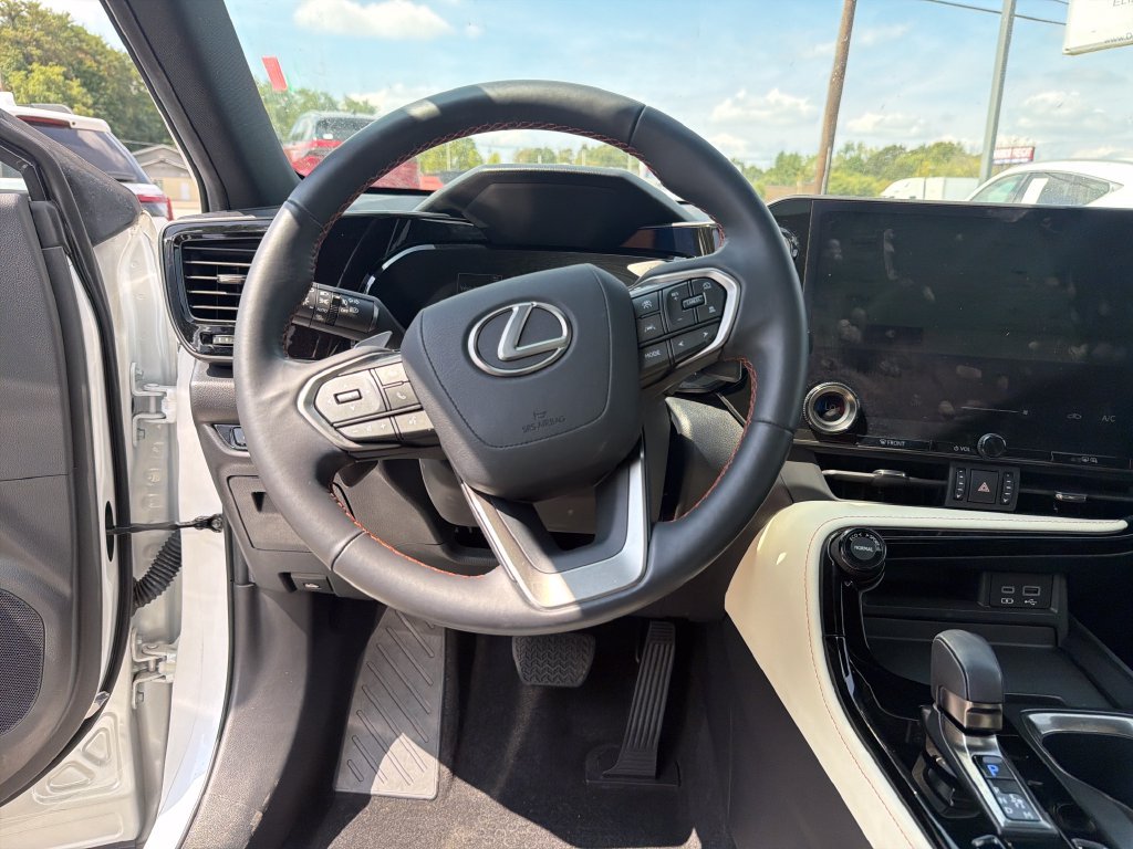 Used 2023 White Lexus 350 Premium image 17