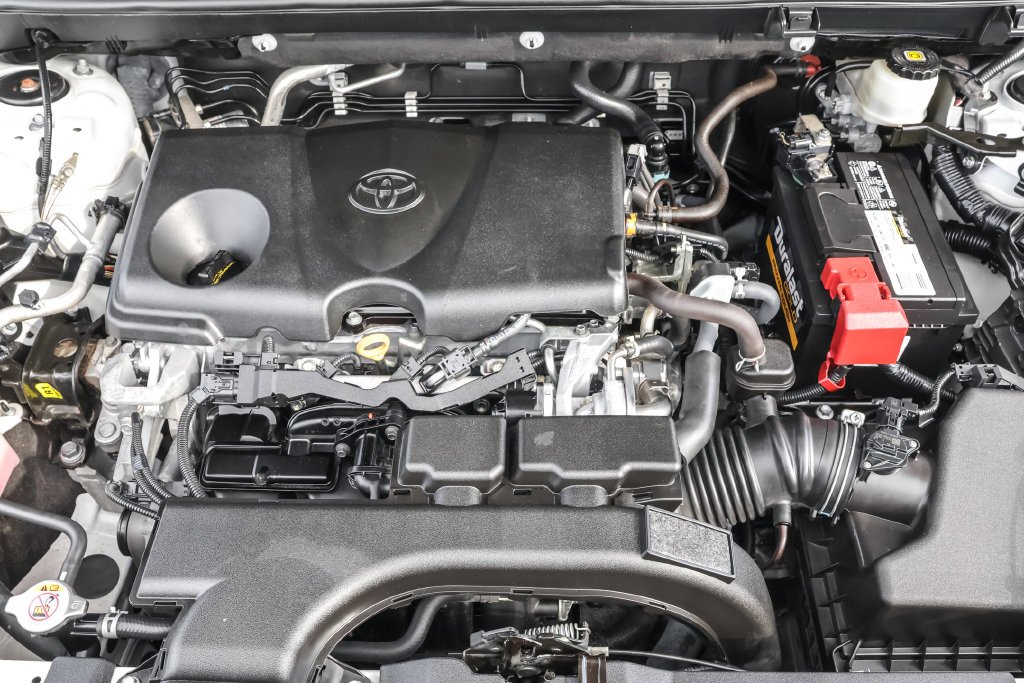 Used 2020 White Toyota XLE image 41