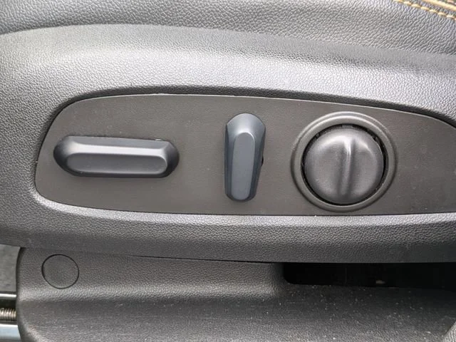 Used 2023 Sterling Metallic GMC AT4 image 21