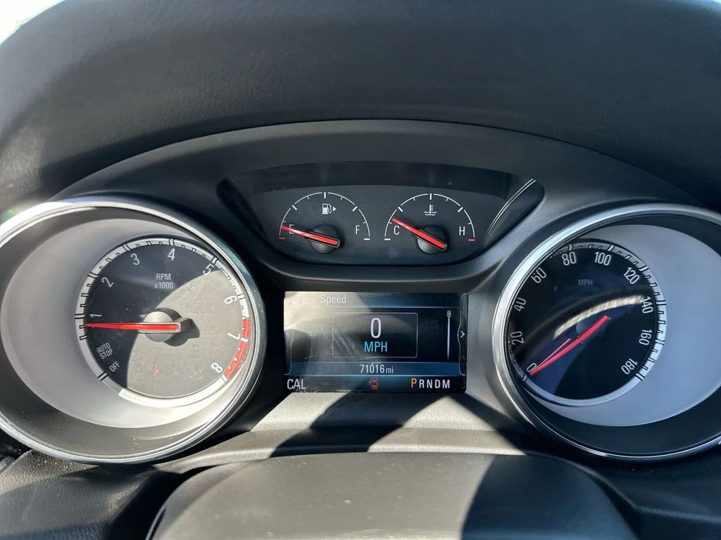 Used 2018 Silver Buick Essence image 21