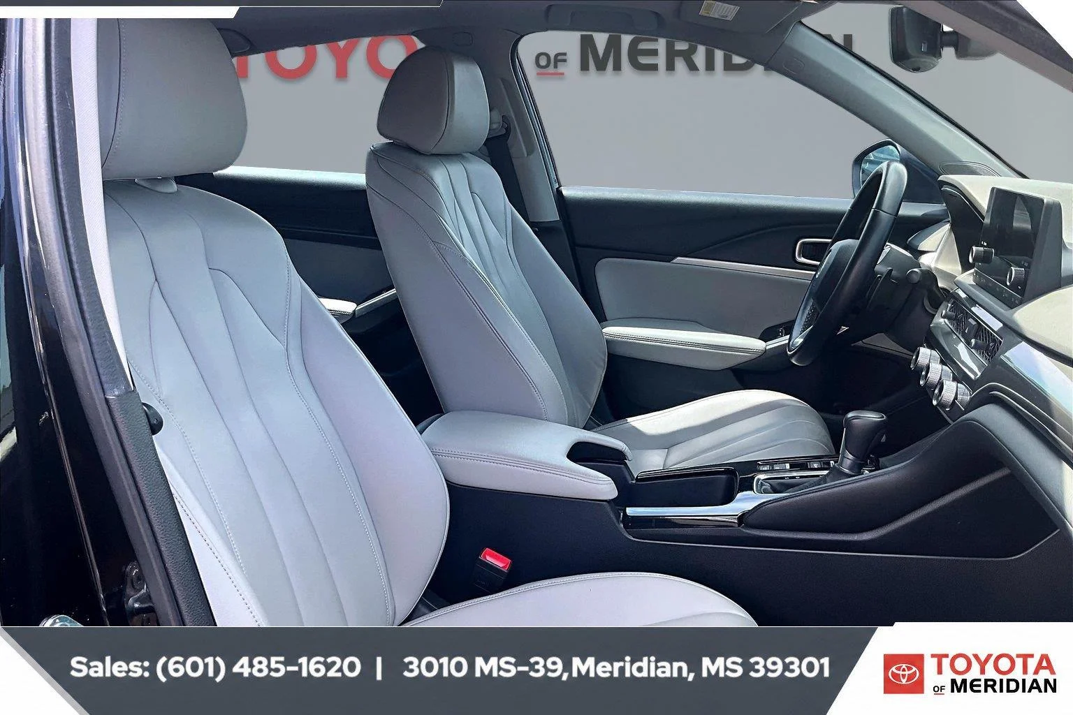 Used 2024 Majestic Black Pearl Acura Base image 6