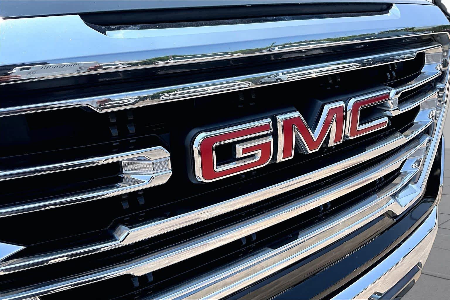 Used 2021 Onyx Black GMC SLT image 30