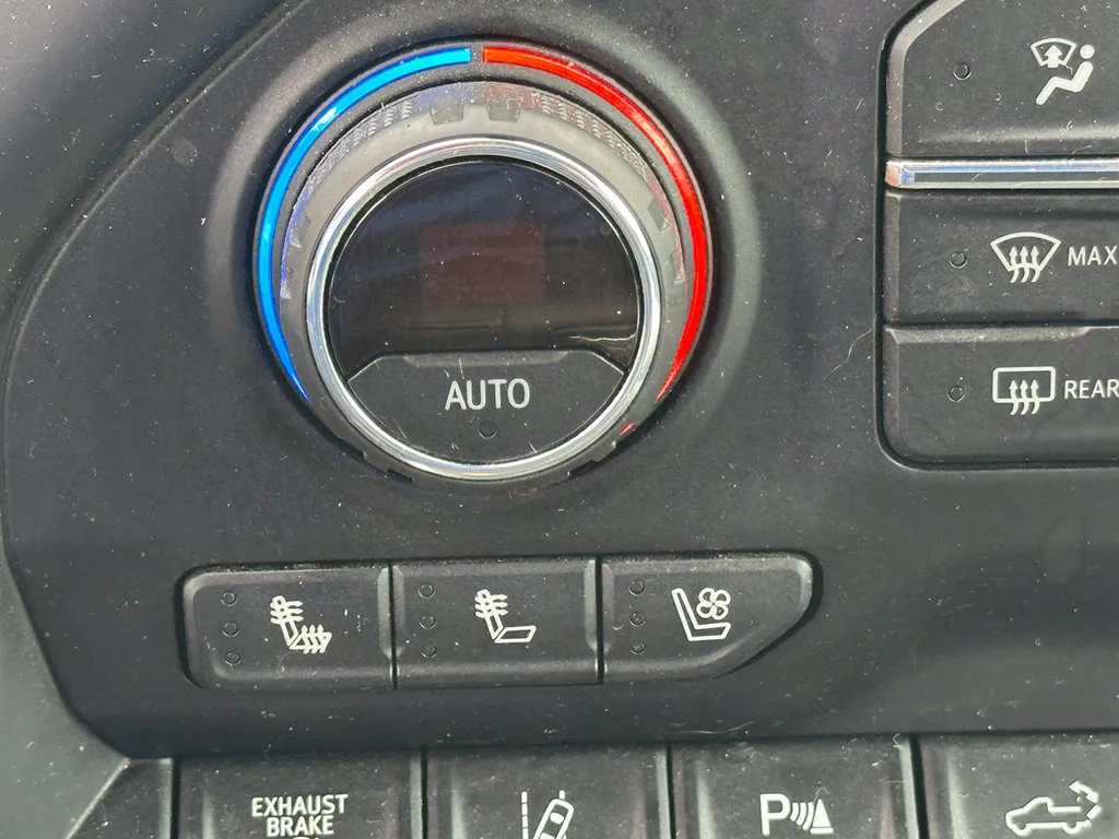 Used 2020 BLACK Chevrolet LTZ image 32