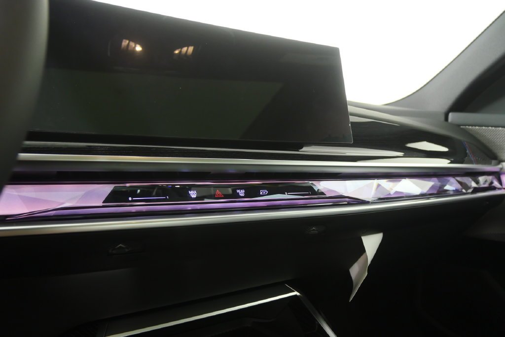 New 2026 Black Sapphire Metallic BMW xDrive60 image 21
