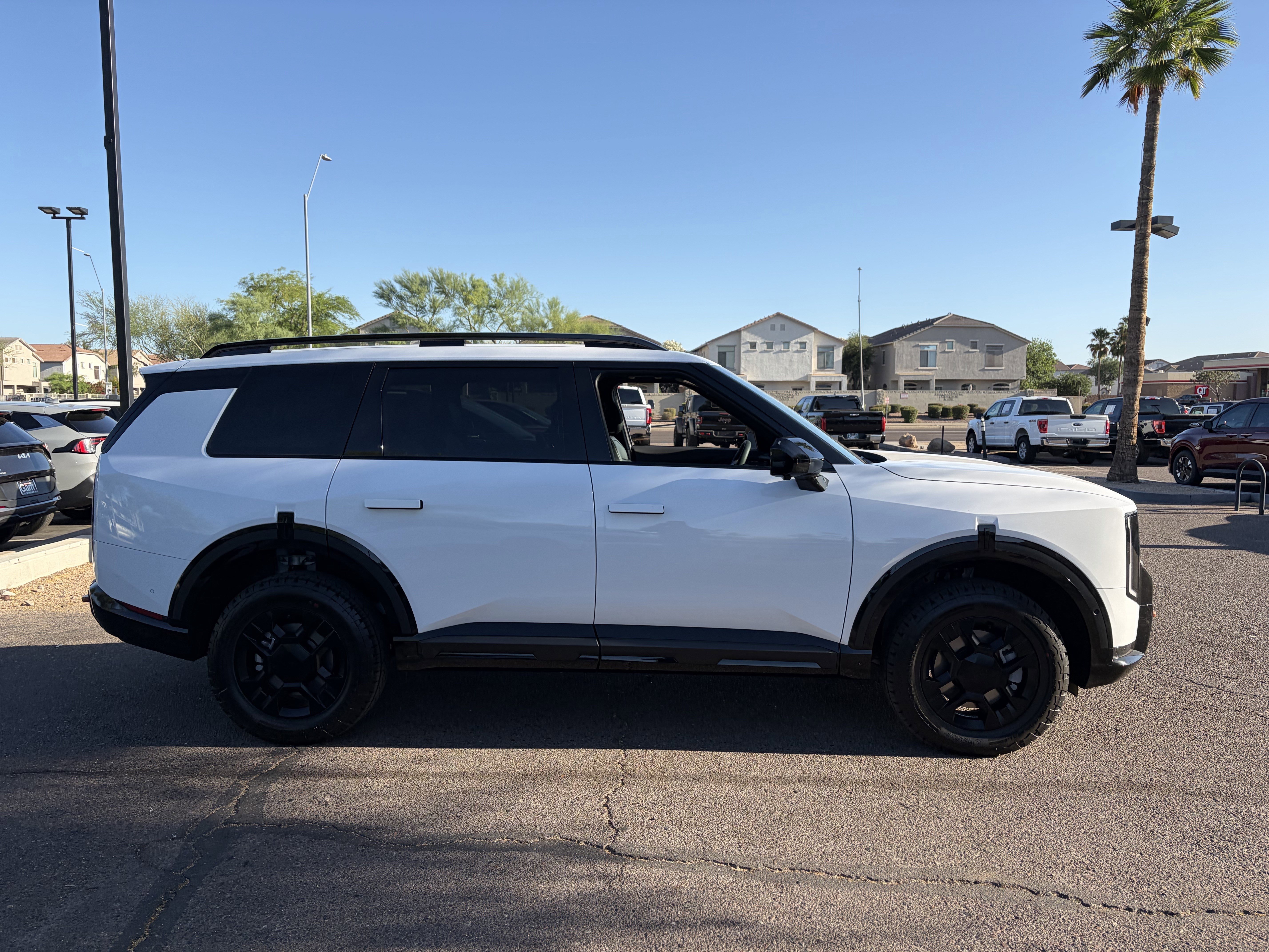 New 2027 Glacial White Pearl Kia X-PRO SX image 2