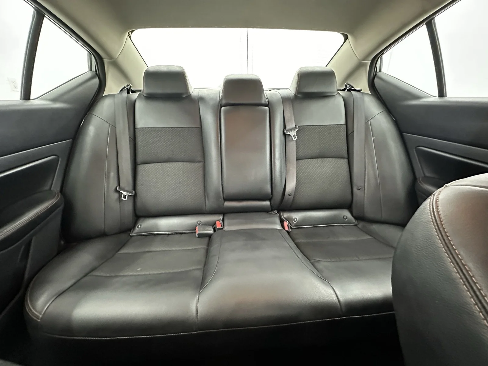 Used 2022 Gun Metallic Nissan 2.5 SR image 10
