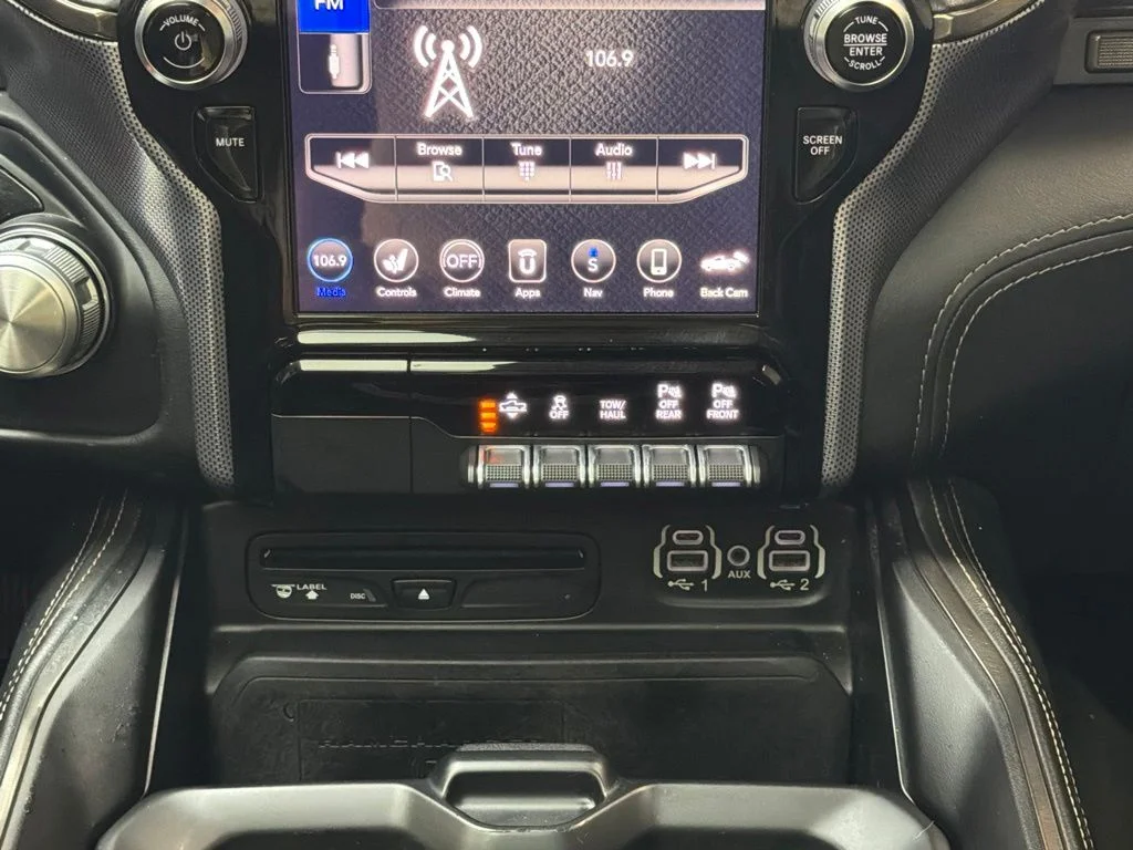 Used 2019 Ivory White Tri-Coat Pearlcoat Ram Limited image 17