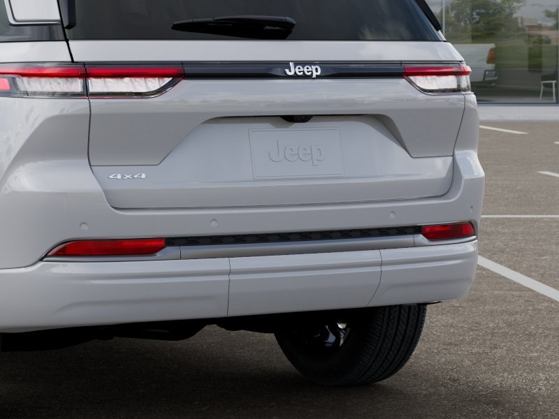 New 2026 Bright White Clear-Coat Exterior Paint Jeep Limited Reserve image 54
