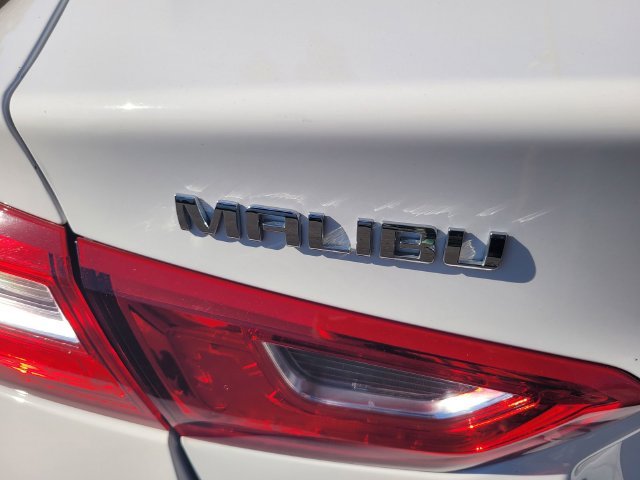 Used 2025 White Chevrolet LT image 10