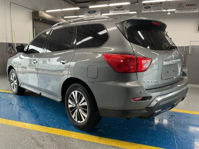 Used 2020 Gray Nissan S image 5