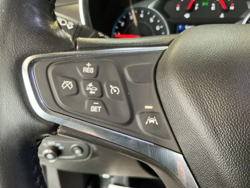 Used 2020 IRIDESCENT PEARL TRICOAT Chevrolet LT image 20