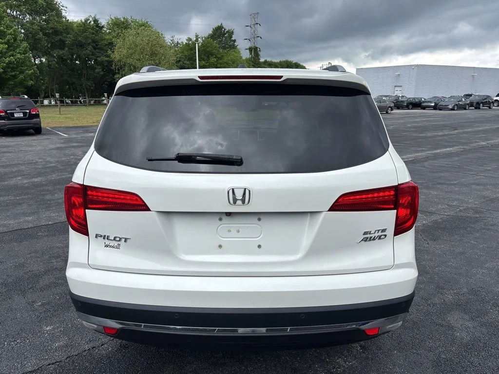 Used 2017 White Diamond Pearl Honda Elite image 5