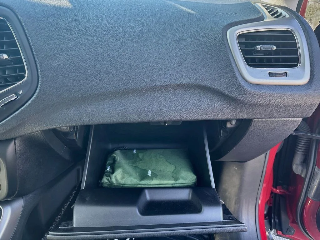 Used 2019 Red Jeep Latitude image 21