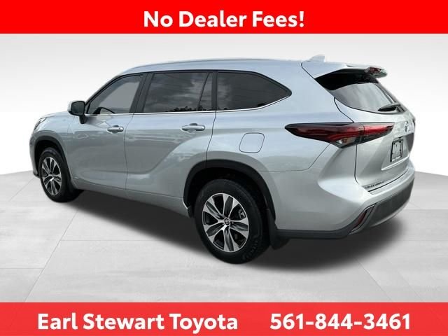 Certified Used 2025 Silver Toyota XLE image 7