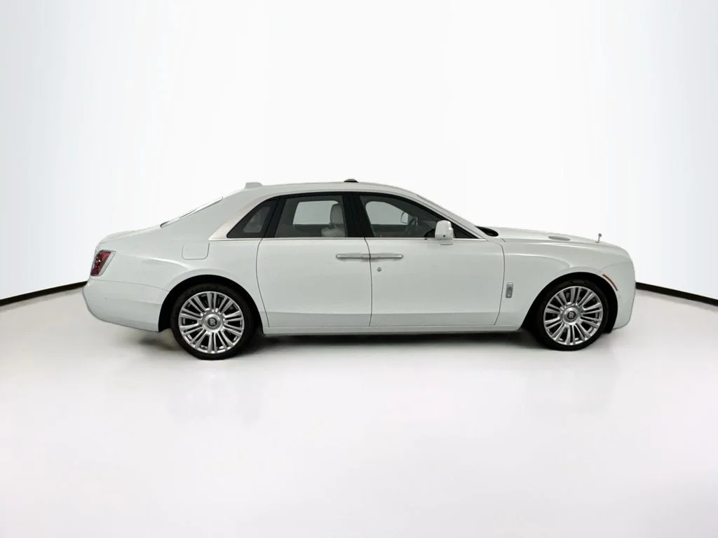 Used 2022 White Rolls-Royce  image 4
